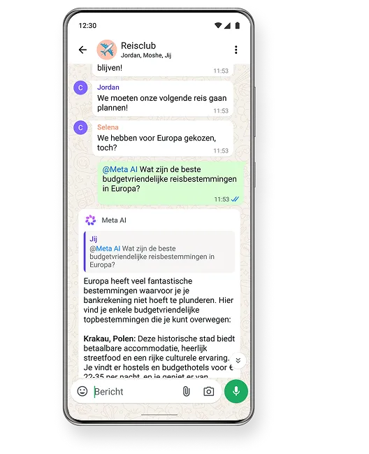 Smartphone met een groepschat met de naam 'Travel club', waarin mensen een reis door Europa plannen waarbij Meta AI reistips geeft.